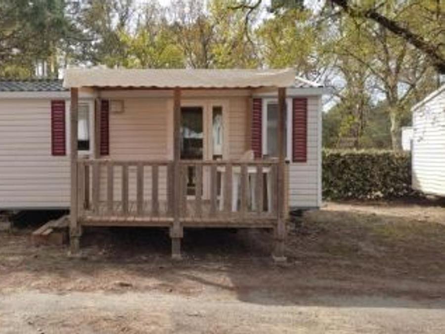 Camping Pas Cher vous présente avec son site Officiel campingpascher.fr, le Camping Municipal Les Genêts classé 3 étoiles, situé sur la commune de Soulac Sur Mer dans le département Gironde (Aquitaine) en France. Le camping Municipal Les Genêts vous propose un hébergement de type mobil-home de 24 m² pour 5 personnes. L'établissement vous propose 9 autres types d'hébergements. Découvrez tous nos séjours à petits prix dans la commune et aux alentours de Soulac Sur Mer du département : Gironde (Aquitaine). Les Avis clients pour le Camping Municipal Les Genêts sont de 7 sur 10. Piscine extérieure, Animation enfants, Animations familiales, Club enfants, Aire de jeux enfants, Centre équestre, Ping-pong, Pétanque, Surf, Bar, Dépôt de pain, Pizzeria, Plats à emporter, Snack/Bar, Supermarché, Épicerie,... En savoir plus : cliquez-ICI.