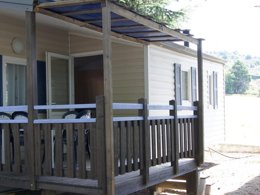 Camping Pas Cher vous présente avec son site Officiel campingpascher.fr, le Camping La Source classé 3 étoiles, situé sur la commune de Sournia dans le département Pyrénées-orientales (Languedoc Roussillon) en France. Le camping La Source, vous présente un hébergement de type mobil-home de 22 m² et télévision. Le camping La Source vous propose du jeudi 18 décembre au jeudi 25 décembre 2025 pour 7 nuits à 277€. Cette location propose 237 dates différentes pour réserver votre séjour. Découvrez également les 14 autres gammes d'hébergements du camping. Les Avis clients pour le Camping La Source sont excellents avec une note moyenne de 8 sur 10. LacMer, Piscine chauffée, Piscine extérieure, Animations familiales, Aire de jeux enfants, Baby-foot, Canoë-kayak, Centre équestre, Cyclisme, Parcours sportif, Ping-pong, Pétanque, Randonnée, Structure gonflable enfants, Terrain multisports, Trampoline, Bar, Boulangerie, Plats à emporter, Snack/Bar, Épicerie,... En savoir plus : cliquez-ICI.