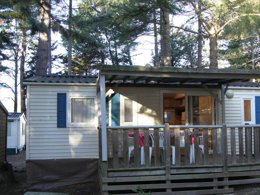 Camping Pas Cher vous présente avec son site Officiel campingpascher.fr, le Camping La Source classé 3 étoiles, situé sur la commune de Sournia dans le département Pyrénées-orientales (Languedoc Roussillon) en France. Le camping La Source, vous présente un hébergement de type mobil-home de 29 m² avec climatisation et télévision. Le camping La Source vous propose du lundi 05 janvier au lundi 12 janvier 2026 pour 7 nuits à 360€. Cette location propose 228 dates différentes pour réserver votre séjour. Découvrez également les 14 autres gammes d'hébergements du camping. Les Avis clients pour le Camping La Source sont excellents avec une note moyenne de 8 sur 10. LacMer, Piscine chauffée, Piscine extérieure, Animations familiales, Aire de jeux enfants, Baby-foot, Canoë-kayak, Centre équestre, Cyclisme, Parcours sportif, Ping-pong, Pétanque, Randonnée, Structure gonflable enfants, Terrain multisports, Trampoline, Bar, Boulangerie, Plats à emporter, Snack/Bar, Épicerie,... En savoir plus : cliquez-ICI.