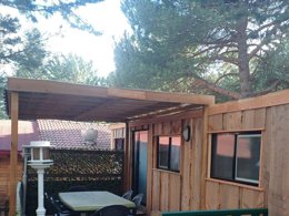 Camping Pas Cher vous présente avec son site Officiel campingpascher.fr, le Camping La Source classé 3 étoiles, situé sur la commune de Sournia dans le département Pyrénées-orientales (Languedoc Roussillon) en France. Le camping La Source, vous présente un hébergement de type mobil-home de 39 m² et télévision. Le camping La Source vous propose du jeudi 18 décembre au jeudi 25 décembre 2025 pour 7 nuits à 347€. Cette location propose 232 dates différentes pour réserver votre séjour. Découvrez également les 14 autres gammes d'hébergements du camping. Les Avis clients pour le Camping La Source sont excellents avec une note moyenne de 8 sur 10. LacMer, Piscine chauffée, Piscine extérieure, Animations familiales, Aire de jeux enfants, Baby-foot, Canoë-kayak, Centre équestre, Cyclisme, Parcours sportif, Ping-pong, Pétanque, Randonnée, Structure gonflable enfants, Terrain multisports, Trampoline, Bar, Boulangerie, Plats à emporter, Snack/Bar, Épicerie,... En savoir plus : cliquez-ICI.