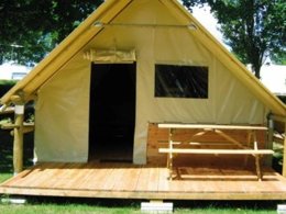 Camping Pas Cher vous présente avec son site Officiel campingpascher.fr, le Camping Maeva Escapades Sun Océan classé 3 étoiles, situé sur la commune de Talmont Saint Hilaire dans le département Vendée (Pays De La Loire) en France. Le camping Maeva Escapades Sun Océan, vous présente un hébergement de type bungalow toilé de 25 m² pour 1 personne et télévision. Le camping Maeva Escapades Sun Océan vous proposeun séjour PAS CHER avec une REMISEdu lundi 04 mai au lundi 11 mai 2026, en promotion à -30% pour 7 nuits à 189 € au lieu de 270,0 € soit une Économie de 81 €. Cette location propose 85 dates différentes pour réserver votre séjour. Découvrez également les 15 autres gammes d'hébergements du camping. Les Avis clients pour le Camping Maeva Escapades Sun Océan sont excellents avec une note moyenne de 8 sur 10. Piscine chauffée, Piscine couverte, Animations familiales, Aire de jeux enfants, Baby-foot, Centre équestre, Court de tennis, Cyclisme, Golf, Ping-pong, Piscine, Pétanque, Randonnée, Terrain de volley-ball, Bar, Plats à emporter, Snack/Bar, Supermarché,... En savoir plus : cliquez-ICI.