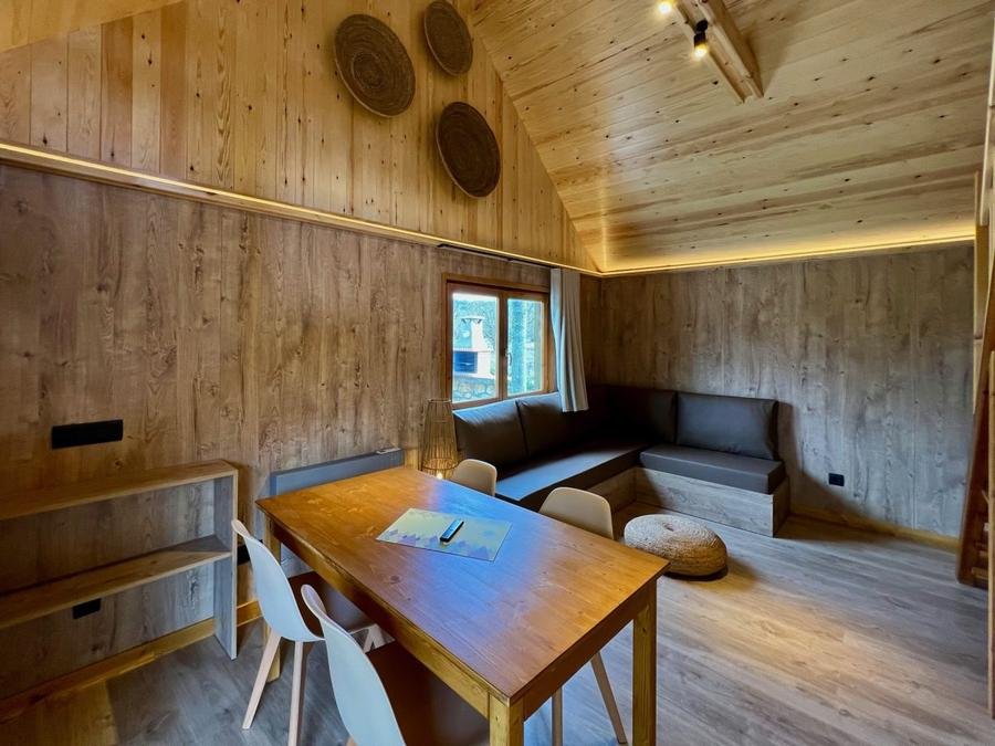 Camping Pas Cher vous présente avec son site Officiel campingpascher.fr, le Camping Prades Park classé 4 étoiles, situé sur la commune de Prades dans le département Tarragone (Catalogne) en Espagne. Le camping Prades Park vous propose un hébergement de type bungalow de 50 m² avec climatisation (télévision). L'établissement vous propose 6 autres types d'hébergements. Découvrez tous nos séjours à petits prix dans la commune et aux alentours de Prades du département : Tarragone (Catalogne). Les Avis clients pour le Camping Prades Park sont excellents avec une note moyenne de 8 sur 10. Lac, Piscine extérieure, Animations familiales, Club enfants, Aire de jeux enfants, Canoë-kayak, Centre équestre, Cyclisme, Ping-pong, Terrain de basketball, Terrain de beach-volley, Terrain de football, Bar, Restaurant, Station-service, Supermarché, Épicerie,... En savoir plus : cliquez-ICI.
