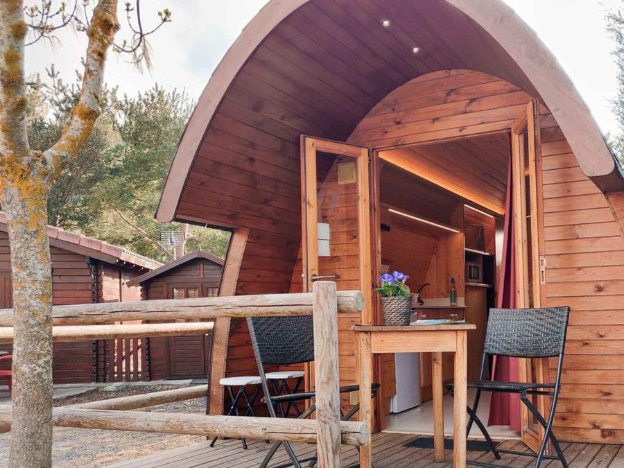 Camping Pas Cher vous présente avec son site Officiel campingpascher.fr, le Camping Prades Park classé 4 étoiles, situé sur la commune de Prades dans le département Tarragone (Catalogne) en Espagne. Le camping Prades Park, vous présente un hébergement de type bungalow de 12 m² et télévision. Le camping Prades Park vous propose du dimanche 20 septembre au dimanche 27 septembre 2026 pour 7 nuits à 889€. Cette location propose 65 dates différentes pour réserver votre séjour. Découvrez également les 6 autres gammes d'hébergements du camping. Les Avis clients pour le Camping Prades Park sont excellents avec une note moyenne de 8 sur 10. Lac, Piscine extérieure, Animations familiales, Club enfants, Aire de jeux enfants, Canoë-kayak, Centre équestre, Cyclisme, Ping-pong, Terrain de basketball, Terrain de beach-volley, Terrain de football, Bar, Restaurant, Station-service, Supermarché, Épicerie,... En savoir plus : cliquez-ICI.