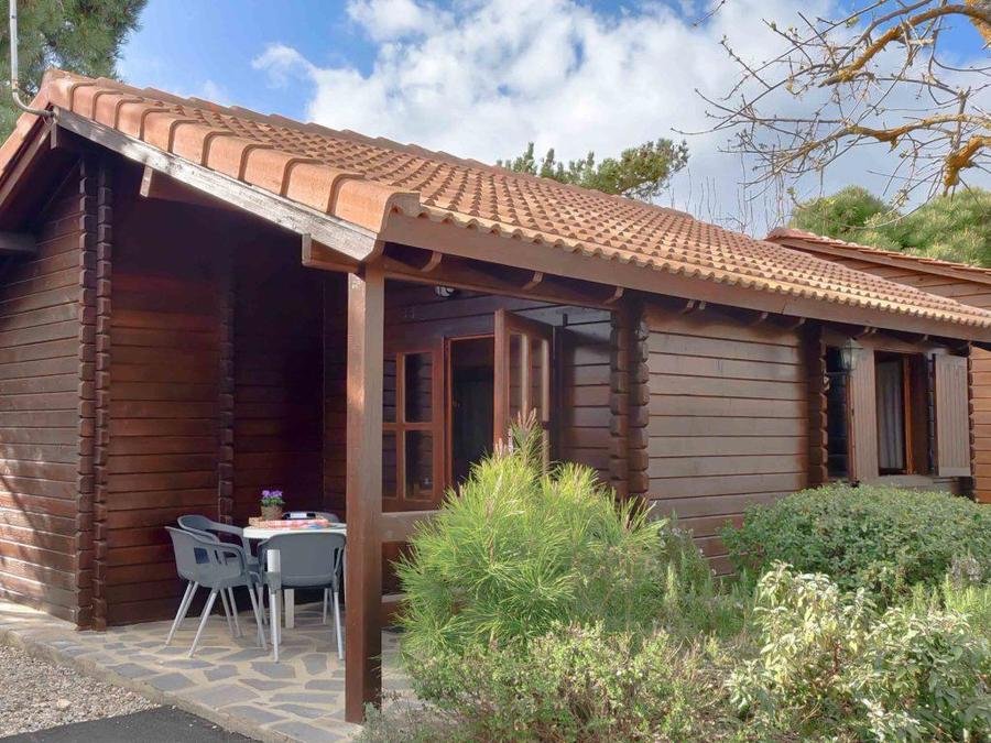 Camping Pas Cher vous présente avec son site Officiel campingpascher.fr, le Camping Prades Park classé 4 étoiles, situé sur la commune de Prades dans le département Tarragone (Catalogne) en Espagne. Le camping Prades Park, vous présente un hébergement de type bungalow de 30 m² et télévision. Le camping Prades Park vous propose du dimanche 20 septembre au dimanche 27 septembre 2026 pour 7 nuits à 1155€. Cette location propose 65 dates différentes pour réserver votre séjour. Découvrez également les 6 autres gammes d'hébergements du camping. Les Avis clients pour le Camping Prades Park sont excellents avec une note moyenne de 8 sur 10. Lac, Piscine extérieure, Animations familiales, Club enfants, Aire de jeux enfants, Canoë-kayak, Centre équestre, Cyclisme, Ping-pong, Terrain de basketball, Terrain de beach-volley, Terrain de football, Bar, Restaurant, Station-service, Supermarché, Épicerie,... En savoir plus : cliquez-ICI.
