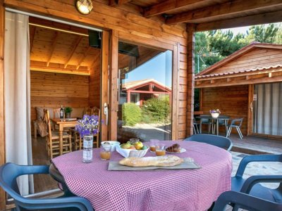 Cliquez pour découvrir toutes les photos de l'HÉBERGEMENT ! bungalow - Prades Park photo 2