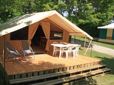 Cliquez pour découvrir toutes les photos de l'HÉBERGEMENT ! tente en toile et bois - Sites Et Paysages - Le Ventoulou photo 3