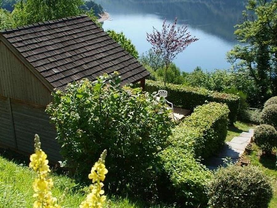 Camping Pas Cher vous présente avec son site Officiel campingpascher.fr, le Camping Sunêlia La Source classé 4 étoiles, situé sur la commune de Therondels dans le département Aveyron (Midi Pyrénées) en France. Le camping Sunêlia La Source, vous présente un hébergement de type chalet de 25 m² pour 2 personnes. Le camping Sunêlia La Source vous propose du sam. 29 août au sam. 05 septembre 2026, en promotion à -9% pour 7 nuits à 296,10 € au lieu de 329,0 € soit une Économie de 32,90 €. Cette location propose 26 dates différentes pour réserver votre séjour. Découvrez également les 16 autres gammes d'hébergements du camping. Les Avis clients pour le Camping Sunêlia La Source sont excellents avec une note moyenne de 8 sur 10. Piscine chauffée, Piscine extérieure, Animations familiales, Club enfants, Aire de jeux enfants, Baby-foot, Canoë-kayak, Centre équestre, Paddle, Ping-pong, Piscine, Pédalo, Pétanque, Randonnée, Salle de jeux vidéo, Terrain multisports, Bar, Dépôt de pain, Pizzeria, Plats à emporter, Supermarché, Épicerie,... En savoir plus : cliquez-ICI.
