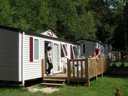 Camping Pas Cher vous présente avec son site Officiel campingpascher.fr, le Camping Sunêlia La Source classé 4 étoiles, situé sur la commune de Therondels dans le département Aveyron (Midi Pyrénées) en France. Le camping Sunêlia La Source, vous présente un hébergement de type mobil-home de 29 m². Le camping Sunêlia La Source vous propose du sam. 29 août au sam. 05 septembre 2026, en promotion à -19% pour 7 nuits à 323,19 € au lieu de 399,0 € soit une Économie de 75,81 €. Cette location propose 25 dates différentes pour réserver votre séjour. Découvrez également les 16 autres gammes d'hébergements du camping. Les Avis clients pour le Camping Sunêlia La Source sont excellents avec une note moyenne de 8 sur 10. Piscine chauffée, Piscine extérieure, Animations familiales, Club enfants, Aire de jeux enfants, Baby-foot, Canoë-kayak, Centre équestre, Paddle, Ping-pong, Piscine, Pédalo, Pétanque, Randonnée, Salle de jeux vidéo, Terrain multisports, Bar, Dépôt de pain, Pizzeria, Plats à emporter, Supermarché, Épicerie,... En savoir plus : cliquez-ICI.