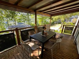 Camping Pas Cher vous présente avec son site Officiel campingpascher.fr, le Camping Sunêlia La Source classé 4 étoiles, situé sur la commune de Therondels dans le département Aveyron (Midi Pyrénées) en France. Le camping Sunêlia La Source, vous présente un hébergement de type lodge de 25 m². Le camping Sunêlia La Source vous propose du vendredi 19 juin au vendredi 26 juin 2026, en promotion à -19% pour 7 nuits à 294,84 € au lieu de 364,0 € soit une Économie de 69,16 €. Cette location propose 33 dates différentes pour réserver votre séjour. Découvrez également les 16 autres gammes d'hébergements du camping. Les Avis clients pour le Camping Sunêlia La Source sont excellents avec une note moyenne de 8 sur 10. Piscine chauffée, Piscine extérieure, Animations familiales, Club enfants, Aire de jeux enfants, Baby-foot, Canoë-kayak, Centre équestre, Paddle, Ping-pong, Piscine, Pédalo, Pétanque, Randonnée, Salle de jeux vidéo, Terrain multisports, Bar, Dépôt de pain, Pizzeria, Plats à emporter, Supermarché, Épicerie,... En savoir plus : cliquez-ICI.