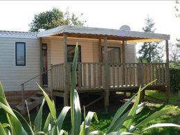 Camping Pas Cher vous présente avec son site Officiel campingpascher.fr, le Camping Sunêlia La Source classé 4 étoiles, situé sur la commune de Therondels dans le département Aveyron (Midi Pyrénées) en France. Le camping Sunêlia La Source, vous présente un hébergement de type mobil-home. Le camping Sunêlia La Source vous propose du sam. 29 août au sam. 05 septembre 2026, en promotion à -19% pour 7 nuits à 323,19 € au lieu de 399,0 € soit une Économie de 75,81 €. Cette location propose 17 dates différentes pour réserver votre séjour. Découvrez également les 16 autres gammes d'hébergements du camping. Les Avis clients pour le Camping Sunêlia La Source sont excellents avec une note moyenne de 8 sur 10. Piscine chauffée, Piscine extérieure, Animations familiales, Club enfants, Aire de jeux enfants, Baby-foot, Canoë-kayak, Centre équestre, Paddle, Ping-pong, Piscine, Pédalo, Pétanque, Randonnée, Salle de jeux vidéo, Terrain multisports, Bar, Dépôt de pain, Pizzeria, Plats à emporter, Supermarché, Épicerie,... En savoir plus : cliquez-ICI.