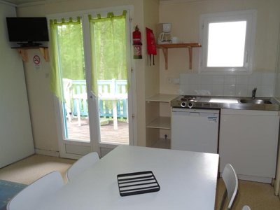 Cliquez pour découvrir toutes les photos de l'HÉBERGEMENT ! chalet - Le Repaire photo 3