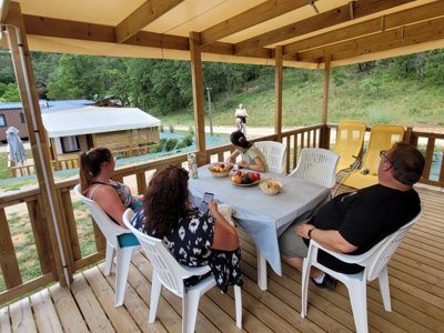 Cliquez pour découvrir toutes les photos de l'HÉBERGEMENT ! mobil-home - La Castillonderie photo 3