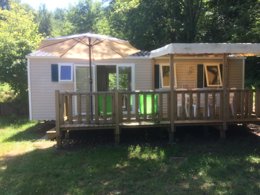 Camping Pas Cher vous présente avec son site Officiel campingpascher.fr, le Camping La Castillonderie classé 4 étoiles, situé sur la commune de Thonac dans le département Dordogne (Aquitaine) en France. Le camping La Castillonderie, vous présente un hébergement de type mobil-home de 30 m² pour 6 personnes. Le camping La Castillonderie vous propose du sam. 05 septembre au sam. 12 septembre 2026 pour 7 nuits à 350€. Cette location propose 112 dates différentes pour réserver votre séjour. Découvrez également les 33 autres gammes d'hébergements du camping. Les Avis clients pour le Camping La Castillonderie sont excellents avec une note moyenne de 8 sur 10. LacRivière, Piscine chauffée, Piscine extérieure, Animations familiales, Club enfants, Aire de jeux enfants, Baby-foot, Canoë-kayak, Centre équestre, Parcours sportif, Ping-pong, Pétanque, Randonnée, Structure gonflable enfants, Terrain de badminton, Terrain de football, Terrain de volley-ball, Bar, Dépôt de pain, Épicerie,... En savoir plus : cliquez-ICI.