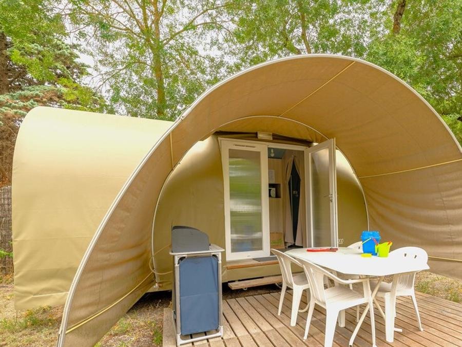 Camping Pas Cher vous présente avec son site Officiel campingpascher.fr, le Camping Du Lac De Thoux - Ciela Village classé 3 étoiles, situé sur la commune de Thoux dans le département Gers (Midi Pyrénées) en France. Le camping Du Lac De Thoux - Ciela Village vous propose un hébergement de type tente de 16 m² pour 4 personnes. Cet hébergement propose plus de 48 dates différentes pour réserver ! Pour dévouvrir la période la moins chère, consultez la rubrique 'Tarifs' et sélectionnez votre mois de départ. L'établissement vous propose 12 autres types d'hébergements. Découvrez tous nos séjours à petits prix dans la commune et aux alentours de Thoux du département : Gers (Midi Pyrénées). Les Avis clients pour le Camping Du Lac De Thoux - Ciela Village sont de 7 sur 10. Piscine chauffée, Piscine extérieure, Animations familiales, Club enfants, Aire de jeux enfants, Baby-foot, Centre équestre, Court de tennis, Cyclisme, Golf, Ping-pong, Piscine, Pétanque, Randonnée, Terrain multisports, Bar, Dépôt de pain, Restaurant,... En savoir plus : cliquez-ICI.