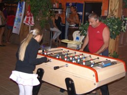 Camping Pas Cher vous présente avec son site Officiel campingpascher.fr, le Camping Du Lac De Thoux - Ciela Village classé 3 étoiles, situé sur la commune de Thoux dans le département Gers (Midi Pyrénées) en France. Le camping Du Lac De Thoux - Ciela Village, vous présente un hébergement de type tente de 16 m² pour 4 personnes. Le camping Du Lac De Thoux - Ciela Village vous propose du dimanche 26 avril au dimanche 03 mai 2026, en promotion à -15% pour 7 nuits à 221 € au lieu de 260,0 € soit une Économie de 39 €. Cette location propose 82 dates différentes pour réserver votre séjour. Découvrez également les 12 autres gammes d'hébergements du camping. Les Avis clients pour le Camping Du Lac De Thoux - Ciela Village sont de 7 sur 10. Piscine chauffée, Piscine extérieure, Animations familiales, Club enfants, Aire de jeux enfants, Baby-foot, Centre équestre, Court de tennis, Cyclisme, Golf, Ping-pong, Piscine, Pétanque, Randonnée, Terrain multisports, Bar, Dépôt de pain, Restaurant,... En savoir plus : cliquez-ICI.