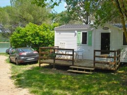 Camping Pas Cher vous présente avec son site Officiel campingpascher.fr, le Camping Du Lac De Thoux - Ciela Village classé 3 étoiles, situé sur la commune de Thoux dans le département Gers (Midi Pyrénées) en France. Le camping Du Lac De Thoux - Ciela Village, vous présente un hébergement de type mobil-home de 22 m² pour 4 personnes avec climatisation et télévision. Le camping Du Lac De Thoux - Ciela Village vous propose du sam. 11 avril au sam. 18 avril 2026, en promotion à -15% pour 7 nuits à 265,20 € au lieu de 312,0 € soit une Économie de 46,80 €. Cette location propose 59 dates différentes pour réserver votre séjour. Découvrez également les 12 autres gammes d'hébergements du camping. Les Avis clients pour le Camping Du Lac De Thoux - Ciela Village sont de 7 sur 10. Piscine chauffée, Piscine extérieure, Animations familiales, Club enfants, Aire de jeux enfants, Baby-foot, Centre équestre, Court de tennis, Cyclisme, Golf, Ping-pong, Piscine, Pétanque, Randonnée, Terrain multisports, Bar, Dépôt de pain, Restaurant,... En savoir plus : cliquez-ICI.