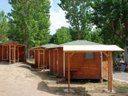 Camping Pas Cher vous présente avec son site Officiel campingpascher.fr, le Camping U Sommalu classé 3 étoiles, situé sur la commune de Tiuccia dans le département Corse Du Sud (Corse) en France. Le camping U Sommalu, vous présente un hébergement de type chalet de 17 m² pour 3 personnes. Le camping U Sommalu vous propose du sam. 11 avril au sam. 18 avril 2026 pour 7 nuits à 295€. Cette location propose 105 dates différentes pour réserver votre séjour. Découvrez également les 8 autres gammes d'hébergements du camping. Les Avis clients pour le Camping U Sommalu sont excellents avec une note moyenne de 8 sur 10. Piscine extérieure, Aire de jeux enfants, Baby-foot, Centre équestre, Ping-pong, Plongée, Pétanque, Terrain de beach-volley, Bar, Dépôt de pain, Restaurant, Station-service, Supermarché, Épicerie,... En savoir plus : cliquez-ICI.