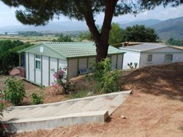 Camping Pas Cher vous présente avec son site Officiel campingpascher.fr, le Camping U Sommalu classé 3 étoiles, situé sur la commune de Tiuccia dans le département Corse Du Sud (Corse) en France. Le camping U Sommalu vous propose un hébergement de type bungalow de 25 m² pour 5 personnes avec climatisation. L'établissement vous propose 8 autres types d'hébergements. Découvrez tous nos séjours à petits prix dans la commune et aux alentours de Tiuccia du département : Corse Du Sud (Corse). Les Avis clients pour le Camping U Sommalu sont excellents avec une note moyenne de 8 sur 10. Piscine extérieure, Aire de jeux enfants, Baby-foot, Centre équestre, Ping-pong, Plongée, Pétanque, Terrain de beach-volley, Bar, Dépôt de pain, Restaurant, Station-service, Supermarché, Épicerie,... En savoir plus : cliquez-ICI.