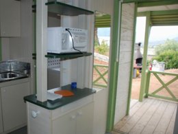 Camping Pas Cher vous présente avec son site Officiel campingpascher.fr, le Camping U Sommalu classé 3 étoiles, situé sur la commune de Tiuccia dans le département Corse Du Sud (Corse) en France. Le camping U Sommalu vous propose un hébergement de type bungalow de 25 m² pour 5 personnes avec climatisation. L'établissement vous propose 8 autres types d'hébergements. Découvrez tous nos séjours à petits prix dans la commune et aux alentours de Tiuccia du département : Corse Du Sud (Corse). Les Avis clients pour le Camping U Sommalu sont excellents avec une note moyenne de 8 sur 10. Piscine extérieure, Aire de jeux enfants, Baby-foot, Centre équestre, Ping-pong, Plongée, Pétanque, Terrain de beach-volley, Bar, Dépôt de pain, Restaurant, Station-service, Supermarché, Épicerie,... En savoir plus : cliquez-ICI.