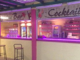 Camping Pas Cher vous présente avec son site Officiel campingpascher.fr, le Camping Le Trivoly classé 4 étoiles, situé sur la commune de Torreilles dans le département Pyrénées-orientales (Languedoc Roussillon) en France. Le camping Le Trivoly, vous présente un hébergement de type bungalow de 32 m² pour 6 personnes avec climatisation. Le camping Le Trivoly vous proposeun séjour PAS CHER avec une REMISEdu sam. 18 avril au sam. 25 avril 2026, en promotion à -30% pour 7 nuits à 196 € au lieu de 280,0 € soit une Économie de 84 €. Cette location propose 106 dates différentes pour réserver votre séjour. Découvrez également les 5 autres gammes d'hébergements du camping. Les Avis clients pour le Camping Le Trivoly sont de 7 sur 10. Piscine chauffée, Piscine extérieure, Animations familiales, Club enfants, Aire de jeux enfants, Baby-foot, Centre équestre, Flipper, Golf, Ping-pong, Pétanque, Randonnée, Terrain multisports, Bar, Dépôt de pain, Plats à emporter, Restaurant, Snack/Bar, Épicerie,... En savoir plus : cliquez-ICI.