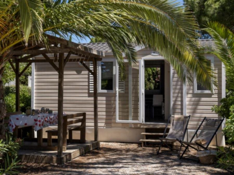 Camping Pas Cher vous présente avec son site Officiel campingpascher.fr, le Camping Calypso classé 5 étoiles, situé sur la commune de Torreilles dans le département Pyrénées-orientales (Languedoc Roussillon) en France. Le camping Calypso vous propose un hébergement de type mobil-home de 30 m² pour 4 personnes avec climatisation. L'établissement vous propose 18 autres types d'hébergements. Découvrez tous nos séjours à petits prix dans la commune et aux alentours de Torreilles du département : Pyrénées-orientales (Languedoc Roussillon). Les Avis clients pour le Camping Calypso sont de 6 sur 10. Mer, Parc aquatique, Piscine chauffée, Piscine extérieure, Animations familiales, Club ados, Club enfants, Aire de jeux enfants, Centre équestre, Parcours sportif, Ping-pong, Plongée, Pétanque, Terrain multisports, Bar, Restaurant, Snack/Bar,... En savoir plus : cliquez-ICI.