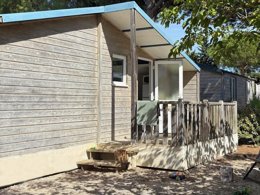 Camping Pas Cher vous présente avec son site Officiel campingpascher.fr, le Camping Calypso classé 5 étoiles, situé sur la commune de Torreilles dans le département Pyrénées-orientales (Languedoc Roussillon) en France. Le camping Calypso vous propose un hébergement de type chalet de 30 m² pour 5 personnes avec climatisation (télévision). L'établissement vous propose 13 autres types d'hébergements. Découvrez tous nos séjours à petits prix dans la commune et aux alentours de Torreilles du département : Pyrénées-orientales (Languedoc Roussillon). Les Avis clients pour le Camping Calypso sont de 6 sur 10. Mer, Parc aquatique, Piscine chauffée, Piscine extérieure, Animations familiales, Club ados, Club enfants, Aire de jeux enfants, Centre équestre, Parcours sportif, Ping-pong, Plongée, Pétanque, Terrain multisports, Bar, Restaurant, Snack/Bar,... En savoir plus : cliquez-ICI.