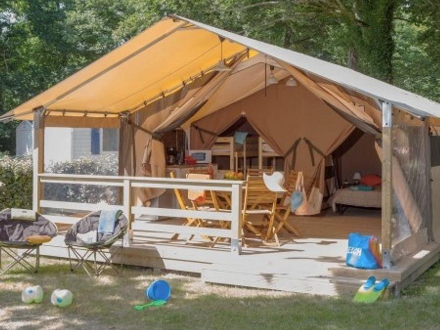 Camping Pas Cher vous présente avec son site Officiel campingpascher.fr, le Camping Country ParkTouquin classé 4 étoiles, situé sur la commune de Touquin dans le département Seine-et-marne (île De France) en France. Le camping Country ParkTouquin, vous présente un hébergement de type tente de 140 m². Le camping Country ParkTouquin vous propose du vendredi 28 août au vendredi 04 septembre 2026, en promotion à -5% pour 7 nuits à 399 € au lieu de 420,0 € soit une Économie de 21 €. Cette location propose 12 dates différentes pour réserver votre séjour. Découvrez également les 11 autres gammes d'hébergements du camping. Les Avis clients pour le Camping Country ParkTouquin sont excellents avec une note moyenne de 8 sur 10. Étang, Piscine chauffée, Piscine extérieure, Animations familiales, Aire de jeux enfants, Court de tennis, Parcours sportif, Ping-pong, Pétanque, Salle de jeux vidéo, Terrain multisports, Trampoline, Supermarché, Épicerie,... En savoir plus : cliquez-ICI.