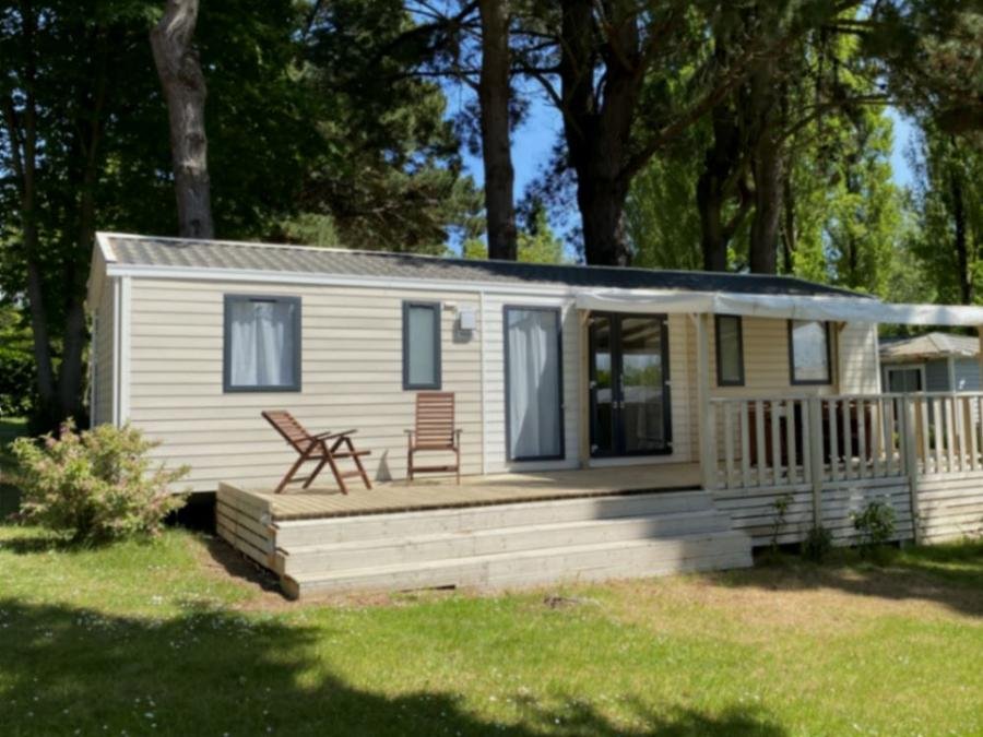 Camping Pas Cher vous présente avec son site Officiel campingpascher.fr, le Camping Paradis Les Capucines classé 4 étoiles, situé sur la commune de Tredrez dans le département Côtes-d'armor (Bretagne) en France. Le camping Paradis Les Capucines vous propose un hébergement de type mobil-home de 40 m² pour 8 personnes (télévision). L'établissement vous propose 17 autres types d'hébergements. Découvrez tous nos séjours à petits prix dans la commune et aux alentours de Tredrez du département : Côtes-d'armor (Bretagne). Les Avis clients pour le Camping Paradis Les Capucines sont excellents avec une note moyenne de 8 sur 10. Parc aquatique, Piscine chauffée, Piscine couverte, Animations familiales, Baby-foot, Canoë-kayak, Centre équestre, Cyclisme, Flipper, Golf, Parcours sportif, Ping-pong, Plongée, Pétanque, Randonnée, Terrain multisports, Bar, Créperie, Dépôt de pain, Plats à emporter, Snack/Bar,... En savoir plus : cliquez-ICI.