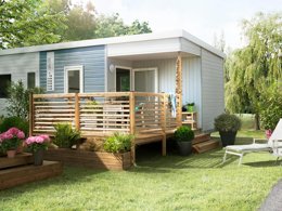 Camping Pas Cher vous présente avec son site Officiel campingpascher.fr, le Camping Paradis Les Capucines classé 4 étoiles, situé sur la commune de Tredrez dans le département Côtes-d'armor (Bretagne) en France. Le camping Paradis Les Capucines, vous présente un hébergement de type mobil-home de 32 m² et télévision. Le camping Paradis Les Capucines vous propose du sam. 25 avril au sam. 02 mai 2026 pour 7 nuits à 249€. Cette location propose 23 dates différentes pour réserver votre séjour. Découvrez également les 15 autres gammes d'hébergements du camping. Les Avis clients pour le Camping Paradis Les Capucines sont excellents avec une note moyenne de 8 sur 10. Parc aquatique, Piscine chauffée, Piscine couverte, Animations familiales, Baby-foot, Canoë-kayak, Centre équestre, Cyclisme, Flipper, Golf, Parcours sportif, Ping-pong, Plongée, Pétanque, Randonnée, Terrain multisports, Bar, Créperie, Dépôt de pain, Plats à emporter, Snack/Bar,... En savoir plus : cliquez-ICI.