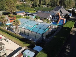 Camping Pas Cher vous présente avec son site Officiel campingpascher.fr, le Camping Paradis Les Capucines classé 4 étoiles, situé sur la commune de Tredrez dans le département Côtes-d'armor (Bretagne) en France. Le camping Paradis Les Capucines, vous présente un hébergement de type hébergement insolite de 20 m² pour 2 personnes. Le camping Paradis Les Capucines vous propose du sam. 12 septembre au sam. 19 septembre 2026, en promotion à -10% pour 7 nuits à 289 € au lieu de 324,0 € soit une Économie de 35 €. Cette location propose 24 dates différentes pour réserver votre séjour. Découvrez également les 15 autres gammes d'hébergements du camping. Les Avis clients pour le Camping Paradis Les Capucines sont excellents avec une note moyenne de 8 sur 10. Parc aquatique, Piscine chauffée, Piscine couverte, Animations familiales, Baby-foot, Canoë-kayak, Centre équestre, Cyclisme, Flipper, Golf, Parcours sportif, Ping-pong, Plongée, Pétanque, Randonnée, Terrain multisports, Bar, Créperie, Dépôt de pain, Plats à emporter, Snack/Bar,... En savoir plus : cliquez-ICI.