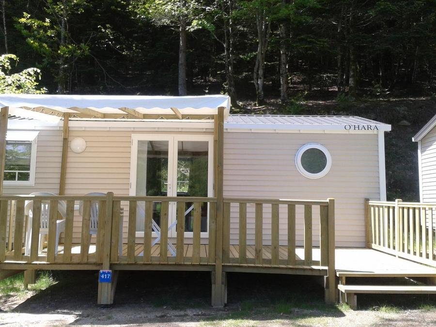 Camping Pas Cher vous présente avec son site Officiel campingpascher.fr, le Camping Flower La Plage classé 3 étoiles, situé sur la commune de Treignac dans le département Corrèze (Limousin) en France. Le camping Flower La Plage, vous présente un hébergement de type mobil-home de 29 m² pour 4 personnes. Le camping Flower La Plage vous propose du jeudi 17 septembre au jeudi 24 septembre 2026 avec un DÉPART DEMAIN pour 7 nuits à 357€. Cette location propose 3 dates différentes pour réserver votre séjour. Découvrez également les 8 autres gammes d'hébergements du camping. Les Avis clients pour le Camping Flower La Plage sont excellents avec une note moyenne de 8 sur 10. Lac, Piscine chauffée, Piscine couverte, Animation enfants, Animations familiales, Aire de jeux enfants, Canoë-kayak, Centre équestre, Court de tennis, Cyclisme, Golf, Paddle, Ping-pong, Pétanque, Randonnée, Structure gonflable enfants, Terrain de beach-volley, Terrain multisports, Trampoline, Bar, Boulangerie, Dépôt de pain, Snack/Bar, Supermarché, Épicerie,... En savoir plus : cliquez-ICI.