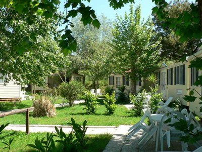 Cliquez pour découvrir toutes les photos de l'ÉTABLISSEMENT ! établissement International Glamping Lago Di Bracciano photo 11