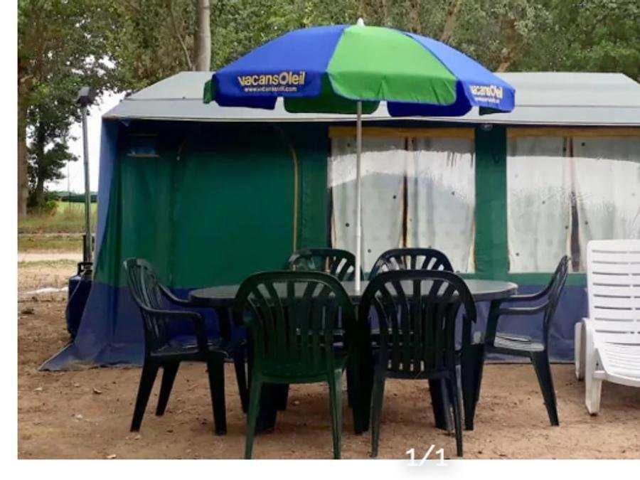 Camping Pas Cher vous présente avec son site Officiel campingpascher.fr, le Camping Punta Navaccia classé 3 étoiles, situé sur la commune de Tuoro Sul Trasimeno dans le département Pérouse (Ombrie) en Italie. Le camping Punta Navaccia vous propose un hébergement de type tente. L'établissement vous propose 8 autres types d'hébergements. Découvrez tous nos séjours à petits prix dans la commune et aux alentours de Tuoro Sul Trasimeno du département : Pérouse (Ombrie). Les Avis clients pour le Camping Punta Navaccia sont de 7 sur 10. Lac, Piscine extérieure, Animation ados, Animations familiales, Club enfants, Aire de jeux enfants, Centre équestre, Court de padel en extérieur, Court de tennis, Cyclisme, Golf, Location de bateaux, Ping-pong, Randonnée, Salle de fitness, Terrain de beach-volley, Terrain de football, Terrain multisports, Bar, Pizzeria, Restaurant, Supermarché, Épicerie,... En savoir plus : cliquez-ICI.