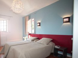 Camping Pas Cher vous présente avec son site Officiel campingpascher.fr, la Résidence Villas Odalys Collection Domaine De Lana classé 3 étoiles, située sur la commune de Urrugne dans le département Pyrénées-atlantiques (Aquitaine) en France. La résidence Villas Odalys Collection Domaine De Lana, vous présente un hébergement de type villa. La résidence Villas Odalys Collection Domaine De Lana vous propose du sam. 07 mars au sam. 14 mars 2026 pour 7 nuits à 869€. Cette location propose 24 dates différentes pour réserver votre séjour. Découvrez également les 1 autres gammes d'hébergements de la résidence. Piscine chauffée, Piscine extérieure, Canoë-kayak, Centre équestre, Court de tennis, Golf,... En savoir plus : cliquez-ICI.