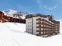 Camping Pas Cher vous présente avec son site Officiel campingpascher.fr, la Résidence Odalys Référence Tourotel, située sur la commune de Val Thorens dans le département Savoie (Rhône Alpes) en France. La résidence Odalys Référence Tourotel, vous présente un hébergement de type appartement de 36 m² pour 2 personnes et télévision. La résidence Odalys Référence Tourotel vous propose du sam. 12 décembre au sam. 19 décembre 2026 pour 7 nuits à 1349€. Cette location propose 1 dates différentes pour réserver votre séjour. Découvrez également les 4 autres gammes d'hébergements de la résidence. Les Avis clients pour la Résidence Odalys Référence Tourotel sont de 7 sur 10. Baby-foot, Flipper, Golf, Piscine, Randonnée,... En savoir plus : cliquez-ICI.