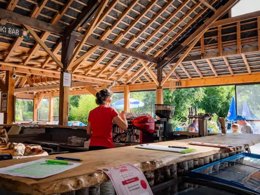 Camping Pas Cher vous présente avec son site Officiel campingpascher.fr, le Camping Ferme Pédagogique De Prunay classé 4 étoiles, situé sur la commune de Seillac dans le département Loir-et-cher (Centre Val De Loire) en France. Le camping Ferme Pédagogique De Prunay, vous présente un hébergement de type mobil-home de 24 m² et télévision. Le camping Ferme Pédagogique De Prunay vous proposeun séjour PAS CHER avec une REMISEdu sam. 30 mai au sam. 06 juin 2026, en promotion à -62% pour 7 nuits à 239 € au lieu de 643,0 € soit une Économie de 404 €. Cette location propose 30 dates différentes pour réserver votre séjour. Découvrez également les 4 autres gammes d'hébergements du camping. Les Avis clients pour le Camping Ferme Pédagogique De Prunay sont excellents avec une note moyenne de 8 sur 10. Piscine chauffée, Piscine extérieure, Animations familiales, Aire de jeux enfants, Baby-foot, Centre équestre, Court de tennis, Cyclisme, Golf, Ping-pong, Pétanque, Randonnée, Structure gonflable enfants, Bar, Dépôt de pain, Pizzeria, Plats à emporter, Snack/Bar, Supermarché, Épicerie,... En savoir plus : cliquez-ICI.