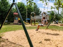 Camping Pas Cher vous présente avec son site Officiel campingpascher.fr, le Camping Ferme Pédagogique De Prunay classé 4 étoiles, situé sur la commune de Seillac dans le département Loir-et-cher (Centre Val De Loire) en France. Le camping Ferme Pédagogique De Prunay, vous présente un hébergement de type mobil-home de 34 m² avec climatisation et télévision. Le camping Ferme Pédagogique De Prunay vous propose du sam. 29 août au sam. 05 septembre 2026 pour 7 nuits à 264€. Cette location propose 167 dates différentes pour réserver votre séjour. Découvrez également les 4 autres gammes d'hébergements du camping. Les Avis clients pour le Camping Ferme Pédagogique De Prunay sont excellents avec une note moyenne de 8 sur 10. Piscine chauffée, Piscine extérieure, Animations familiales, Aire de jeux enfants, Baby-foot, Centre équestre, Court de tennis, Cyclisme, Golf, Ping-pong, Pétanque, Randonnée, Structure gonflable enfants, Bar, Dépôt de pain, Pizzeria, Plats à emporter, Snack/Bar, Supermarché, Épicerie,... En savoir plus : cliquez-ICI.