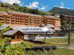 Camping Pas Cher vous présente avec son site Officiel campingpascher.fr, la Résidence Odalys Référence Pra Sainte Marie classé 4 étoiles, située sur la commune de Vars dans le département Hautes-alpes (Provence Alpes Côte D'azur) en France. La résidence Odalys Référence Pra Sainte Marie, vous présente un hébergement de type appartement de 38 m² pour 2 personnes et télévision. La résidence Odalys Référence Pra Sainte Marie vous propose du sam. 13 décembre au sam. 20 décembre 2025 avec un DÉPART DEMAIN pour 7 nuits à 429€. Cette location propose 21 dates différentes pour réserver votre séjour. Découvrez également les 4 autres gammes d'hébergements de la résidence. Les Avis clients pour la Résidence Odalys Référence Pra Sainte Marie sont excellents avec une note moyenne de 8 sur 10. Piscine chauffée, Piscine couverte, Canoë-kayak, Centre équestre, Court de tennis, Cyclisme, Pétanque, Randonnée, Salle de fitness, Structure gonflable enfants, Bar, Restaurant,... En savoir plus : cliquez-ICI.