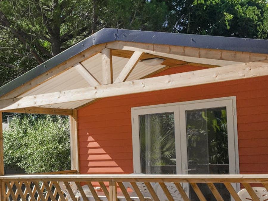 Camping Pas Cher vous présente avec son site Officiel campingpascher.fr, le Camping Flower Le Mas De Mourgues classé 3 étoiles, situé sur la commune de Vauvert dans le département Gard (Languedoc Roussillon) en France. Le camping Flower Le Mas De Mourgues, vous présente un hébergement de type mobil-home de 30 m² et télévision. Le camping Flower Le Mas De Mourgues vous propose du sam. 12 septembre au sam. 19 septembre 2026 pour 7 nuits à 434€. Cette location propose 31 dates différentes pour réserver votre séjour. Découvrez également les 10 autres gammes d'hébergements du camping. Les Avis clients pour le Camping Flower Le Mas De Mourgues sont excellents avec une note moyenne de 8 sur 10. LacMerRivière, Piscine chauffée, Piscine extérieure, Animation enfants, Animations familiales, Club enfants, Aire de jeux enfants, Baby-foot, Canoë-kayak, Centre équestre, Court de tennis, Ping-pong, Plongée, Pétanque, Randonnée, Structure gonflable enfants, Voile, Bar, Boulangerie, Bureau de tabac, Dépôt de pain, Pizzeria, Plats à emporter, Snack/Bar, Station-service, Supermarché, Épicerie,... En savoir plus : cliquez-ICI.