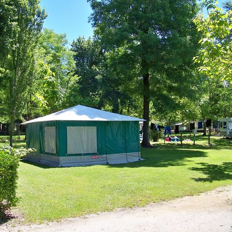Cliquez pour découvrir toutes les photos de l'HÉBERGEMENT ! bungalow toilé - Les Peupliers photo 2
