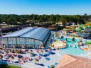 Camping Pas Cher vous présente avec son site Officiel campingpascher.fr, le Camping Club Médoc Plage 4* - MS VACANCES classé 4 étoiles, situé sur la commune de Vendays Montalivet dans le département Gironde (Aquitaine) en France. Le camping Club Médoc Plage 4* - MS VACANCES, vous présente un hébergement de type lodge de 25 m² pour 4 personnes. Le camping Club Médoc Plage 4* - MS VACANCES vous propose du mardi 09 juin au mardi 16 juin 2026, en promotion à -20% pour 7 nuits à 271,20 € au lieu de 339,0 € soit une Économie de 67,80 €. Cette location propose 33 dates différentes pour réserver votre séjour. Découvrez également les 25 autres gammes d'hébergements du camping. Les Avis clients pour le Camping Club Médoc Plage 4* - MS VACANCES sont excellents avec une note moyenne de 8 sur 10. LacMer, Parc aquatique, Piscine couverte, Piscine extérieure, Animations familiales, Club ados, Club enfants, Aire de jeux enfants, Court de padel en extérieur, Parcours sportif, Ping-pong, Pétanque, Salle de fitness, Salle de jeux vidéo, Terrain de beach-volley, Terrain multisports, Tir à l’arc, Bar, Dépôt de pain, Restaurant, Snack/Bar, Supermarché, Épicerie,... En savoir plus : cliquez-ICI.