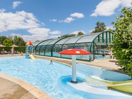 Camping Pas Cher vous présente avec son site Officiel campingpascher.fr, le Camping Le Bontemps - Ciela Village classé 4 étoiles, situé sur la commune de Vernioz dans le département Isère (Rhône Alpes) en France. Le camping Le Bontemps - Ciela Village vous propose un hébergement de type chalet de 35 m² pour 5 personnes avec climatisation (télévision). L'établissement vous propose 7 autres types d'hébergements. Découvrez tous nos séjours à petits prix dans la commune et aux alentours de Vernioz du département : Isère (Rhône Alpes). Les Avis clients pour le Camping Le Bontemps - Ciela Village sont excellents avec une note moyenne de 8 sur 10. Parc aquatique, Piscine couverte, Piscine extérieure, Animations familiales, Club enfants, Aire de jeux enfants, Canoë-kayak, Centre équestre, Golf, Parcours sportif, Ping-pong, Pétanque, Salle de fitness, Terrain de volley-ball, Terrain multisports, Bar, Dépôt de pain, Plats à emporter, Épicerie,... En savoir plus : cliquez-ICI.