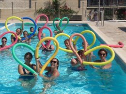 Camping Pas Cher vous présente avec son site Officiel campingpascher.fr, le Camping Domaine Du Mas Du Saboth classé 4 étoiles, situé sur la commune de Vers dans le département Lot (Midi Pyrénées) en France. Le camping Domaine Du Mas Du Saboth vous propose un hébergement de type chalet de 45 m² pour 1 personne. L'établissement vous propose 16 autres types d'hébergements. Découvrez tous nos séjours à petits prix dans la commune et aux alentours de Vers du département : Lot (Midi Pyrénées). Les Avis clients pour le Camping Domaine Du Mas Du Saboth sont excellents avec une note moyenne de 8 sur 10. Piscine couverte, Piscine extérieure, Club ados, Club enfants, Aire de jeux enfants, Baby-foot, Court de tennis, Ping-pong, Pétanque, Salle de fitness, Terrain de badminton, Terrain de beach-volley, Terrain de football, Terrain de volley-ball, Terrain multisports, Trampoline, Dépôt de pain, Plats à emporter,... En savoir plus : cliquez-ICI.