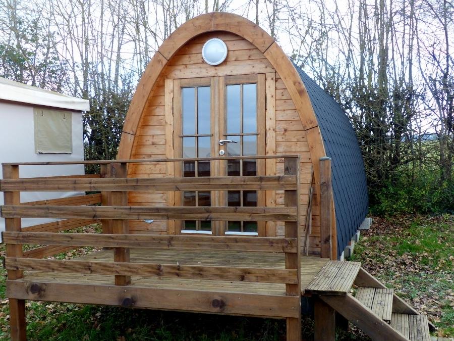 Camping Pas Cher vous présente avec son site Officiel campingpascher.fr, le Camping Le Pontis classé 3 étoiles, situé sur la commune de Verteillac dans le département Dordogne (Aquitaine) en France. Le camping Le Pontis vous propose un hébergement de type chalet. Cet hébergement propose plus de 104 dates différentes pour réserver ! Pour dévouvrir la période la moins chère, consultez la rubrique 'Tarifs' et sélectionnez votre mois de départ. L'établissement vous propose 6 autres types d'hébergements. Découvrez tous nos séjours à petits prix dans la commune et aux alentours de Verteillac du département : Dordogne (Aquitaine). Les Avis clients pour le Camping Le Pontis sont excellents avec une note moyenne de 8 sur 10. Piscine chauffée, Piscine extérieure, Animations familiales, Aire de jeux enfants, Canoë-kayak, Centre équestre, Court de tennis, Ping-pong, Pétanque, Terrain de football, Terrain multisports, Bar, Boulangerie, Bureau de tabac, Restaurant, Restaurant grill, Snack/Bar, Station-service, Supermarché, Épicerie,... En savoir plus : cliquez-ICI.