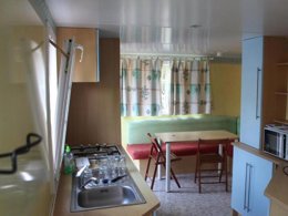 Camping Pas Cher vous présente avec son site Officiel campingpascher.fr, le Camping Le Pontis classé 3 étoiles, situé sur la commune de Verteillac dans le département Dordogne (Aquitaine) en France. Le camping Le Pontis vous propose un hébergement de type chalet. L'établissement vous propose 7 autres types d'hébergements. Découvrez tous nos séjours à petits prix dans la commune et aux alentours de Verteillac du département : Dordogne (Aquitaine). Les Avis clients pour le Camping Le Pontis sont excellents avec une note moyenne de 8 sur 10. Piscine chauffée, Piscine extérieure, Animations familiales, Aire de jeux enfants, Canoë-kayak, Centre équestre, Court de tennis, Ping-pong, Pétanque, Terrain de football, Terrain multisports, Bar, Boulangerie, Bureau de tabac, Restaurant, Restaurant grill, Snack/Bar, Station-service, Supermarché, Épicerie,... En savoir plus : cliquez-ICI.