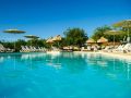 Camping Pas Cher vous présente avec son site Officiel campingpascher.fr, le Établissement Maeva Escapade Les Pastourels, situé sur la commune de Veyrines De Domme dans le département Dordogne (Aquitaine) en France. L'établissement Maeva Escapade Les Pastourels vous propose un hébergement de type mobilhome de 27 m². L'établissement vous propose 3 autres types d'hébergements. Découvrez tous nos séjours à petits prix dans la commune et aux alentours de Veyrines De Domme du département : Dordogne (Aquitaine).... En savoir plus : cliquez-ICI.