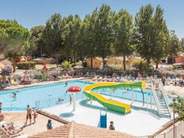 Camping Pas Cher vous présente avec son site Officiel campingpascher.fr, le Établissement Sea Green L'Occitan, situé sur la commune de Vias dans le département Herault (Languedoc-roussillon) en France. L'établissement Sea Green L'Occitan vous propose un hébergement de type mobilhome de 25 m². L'établissement vous propose 3 autres types d'hébergements. Découvrez tous nos séjours à petits prix dans la commune et aux alentours de Vias du département : Herault (Languedoc-roussillon).... En savoir plus : cliquez-ICI.