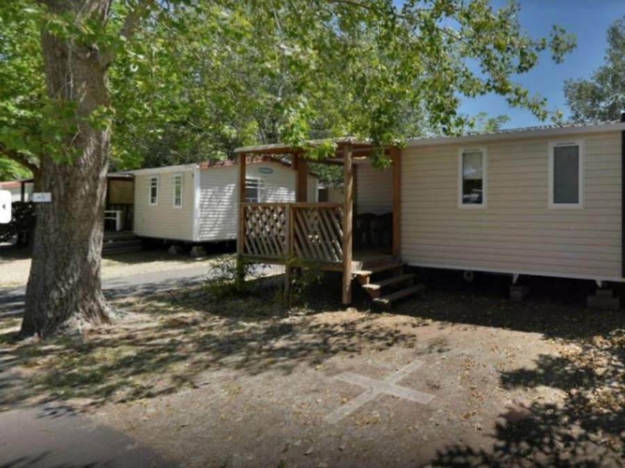 Camping Pas Cher vous présente avec son site Officiel campingpascher.fr, le Camping Paradis Cayola classé 4 étoiles, situé sur la commune de Vias dans le département Hérault (Languedoc Roussillon) en France. Le camping Paradis Cayola vous propose un hébergement de type mobil-home de 27 m² pour 2 personnes avec climatisation (télévision). L'établissement vous propose 27 autres types d'hébergements. Découvrez tous nos séjours à petits prix dans la commune et aux alentours de Vias du département : Hérault (Languedoc Roussillon). Les Avis clients pour le Camping Paradis Cayola sont excellents avec une note moyenne de 8 sur 10. Piscine chauffée, Piscine extérieure, Animation ados, Animations familiales, Club enfants, Aire de jeux enfants, Baby-foot, Canoë-kayak, Court de tennis, Jet-ski, Location de bateaux, Paddle, Ping-pong, Piscine, Pétanque, Structure gonflable enfants, Terrain de beach-volley, Terrain multisports, Bar, Brasserie, Épicerie,... En savoir plus : cliquez-ICI.