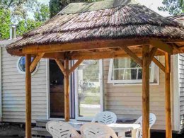 Camping Pas Cher vous présente avec son site Officiel campingpascher.fr, le Camping Paradis Cayola classé 4 étoiles, situé sur la commune de Vias dans le département Hérault (Languedoc Roussillon) en France. Le camping Paradis Cayola, vous présente un hébergement de type mobil-home de 19 m² avec climatisation et télévision. Le camping Paradis Cayola vous propose du sam. 30 mai au sam. 06 juin 2026, en promotion à -5% pour 7 nuits à 253 € au lieu de 267,0 € soit une Économie de 14 €. Cette location propose 13 dates différentes pour réserver votre séjour. Découvrez également les 27 autres gammes d'hébergements du camping. Les Avis clients pour le Camping Paradis Cayola sont excellents avec une note moyenne de 8 sur 10. Piscine chauffée, Piscine extérieure, Animation ados, Animations familiales, Club enfants, Aire de jeux enfants, Baby-foot, Canoë-kayak, Court de tennis, Jet-ski, Location de bateaux, Paddle, Ping-pong, Piscine, Pétanque, Structure gonflable enfants, Terrain de beach-volley, Terrain multisports, Bar, Brasserie, Épicerie,... En savoir plus : cliquez-ICI.