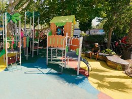 Camping Pas Cher vous présente avec son site Officiel campingpascher.fr, le Camping Paradis Cayola classé 4 étoiles, situé sur la commune de Vias dans le département Hérault (Languedoc Roussillon) en France. Le camping Paradis Cayola, vous présente un hébergement de type mobil-home de 19 m² avec climatisation et télévision. Le camping Paradis Cayola vous propose du dimanche 31 mai au dimanche 07 juin 2026, en promotion à -5% pour 7 nuits à 253 € au lieu de 267,0 € soit une Économie de 14 €. Cette location propose 13 dates différentes pour réserver votre séjour. Découvrez également les 27 autres gammes d'hébergements du camping. Les Avis clients pour le Camping Paradis Cayola sont excellents avec une note moyenne de 8 sur 10. Piscine chauffée, Piscine extérieure, Animation ados, Animations familiales, Club enfants, Aire de jeux enfants, Baby-foot, Canoë-kayak, Court de tennis, Jet-ski, Location de bateaux, Paddle, Ping-pong, Piscine, Pétanque, Structure gonflable enfants, Terrain de beach-volley, Terrain multisports, Bar, Brasserie, Épicerie,... En savoir plus : cliquez-ICI.